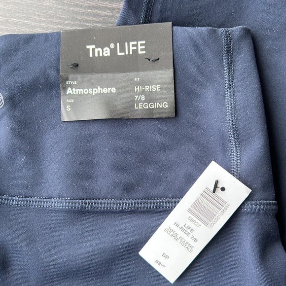 Aritzia TNA Life Leggings - Picture 2 of 2